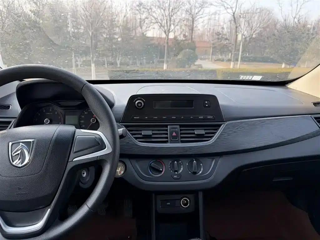 Baojun 310 2016 1.2L Manual Comfort Model — миниатюра 8