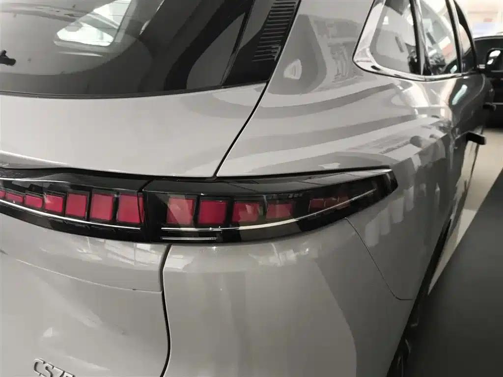 Changan CS75PLUS 2025, Fourth Generation Ultra 2.0T, New Blue Whale Intelligent Power Edition — миниатюра 24