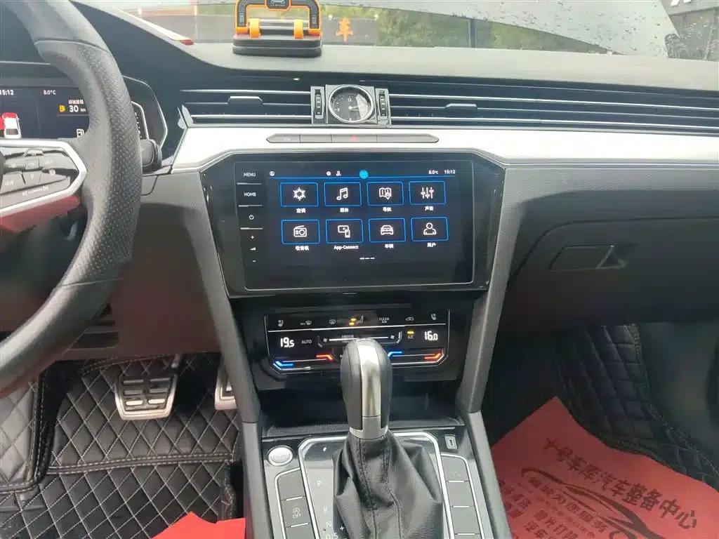Volkswagen Magotan 2023 2 Millionth Unit Commemorative Edition 330TSI DSG Luxury — миниатюра 13