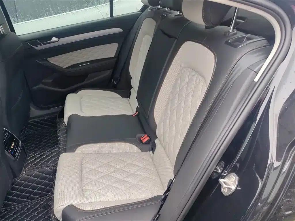 Volkswagen Magotan 2023 2 Millionth Unit Commemorative Edition 330TSI DSG Luxury — миниатюра 17