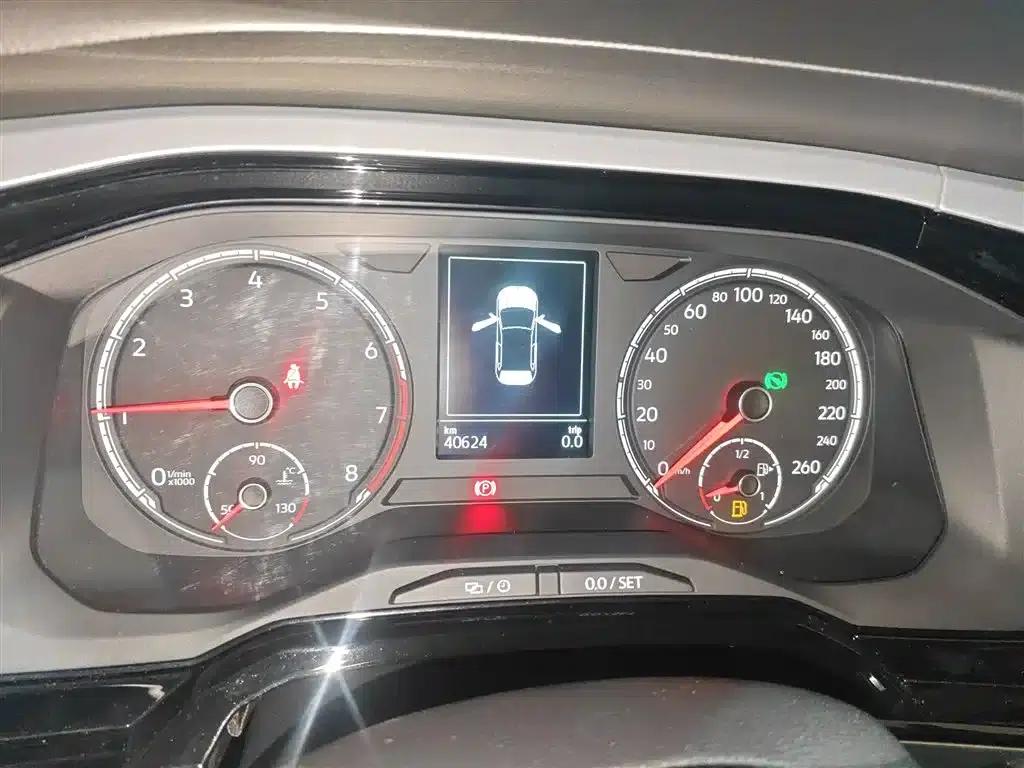 2019 Polo Plus 1.5L Automatic Colorful Technology Edition — миниатюра 12