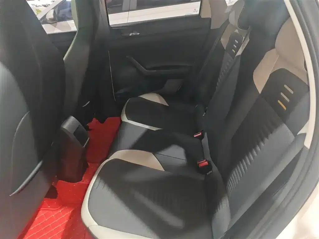 2019 Polo Plus 1.5L Automatic Colorful Technology Edition — миниатюра 17