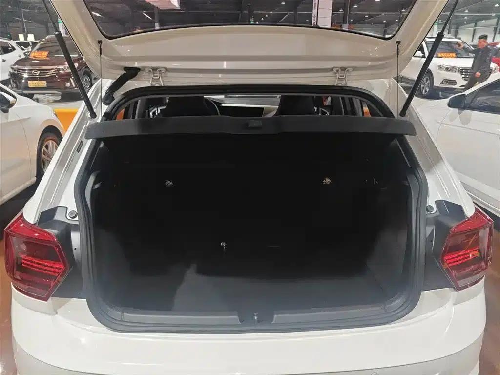 2019 Polo Plus 1.5L Automatic Colorful Technology Edition — миниатюра 19
