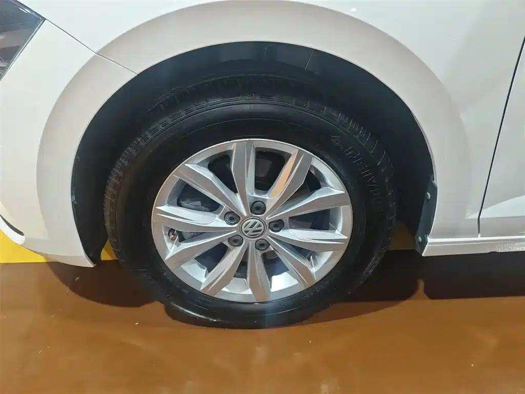 2019 Polo Plus 1.5L Automatic Colorful Technology Edition — миниатюра 23