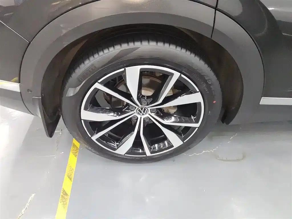 2022 Range Rover 530TSI AWD Flagship Pro 6-seater — миниатюра 22