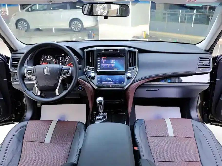 Crown 2017 2.0T Sport Edition — миниатюра 14