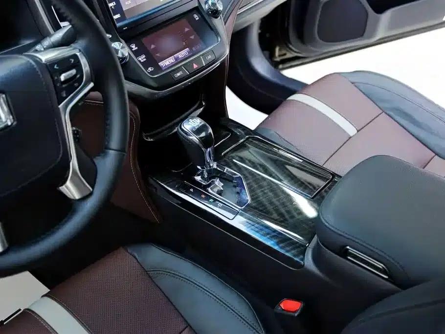 Crown 2017 2.0T Sport Edition — миниатюра 16