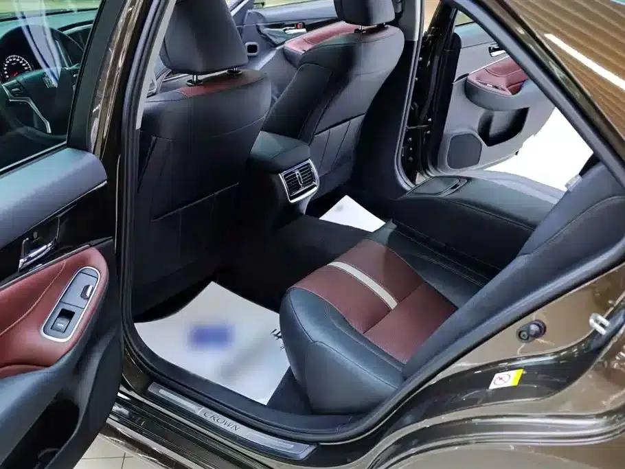 Crown 2017 2.0T Sport Edition — миниатюра 20