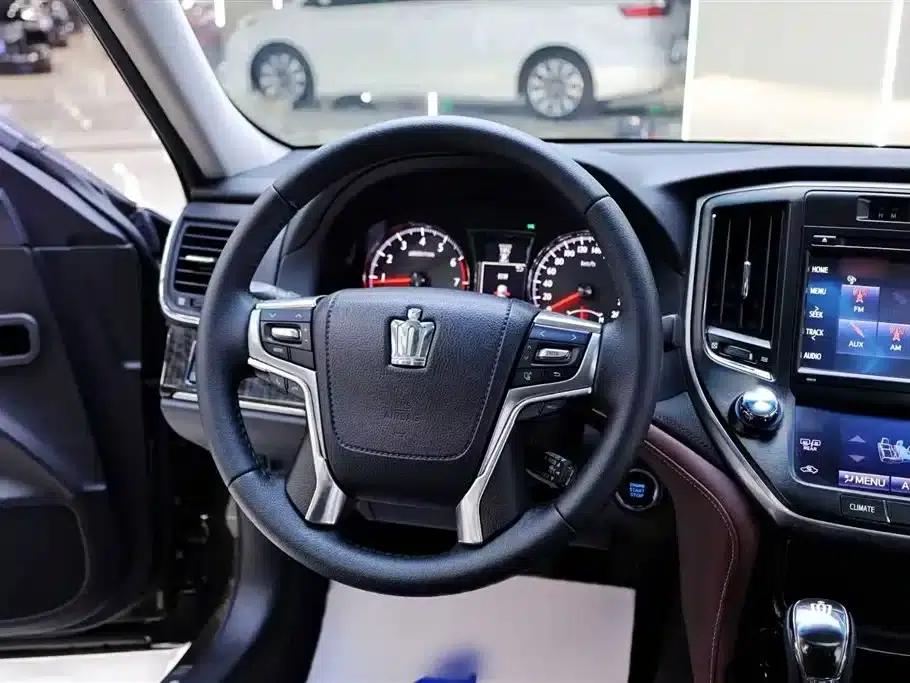 Crown 2017 2.0T Sport Edition — миниатюра 3