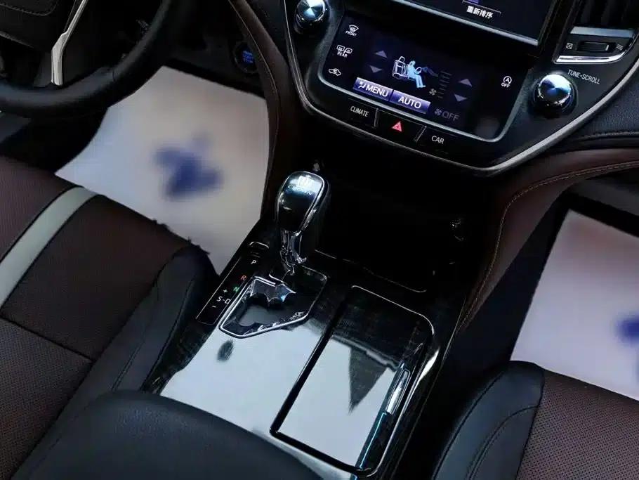 Crown 2017 2.0T Sport Edition — миниатюра 7