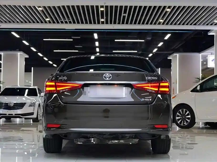 Crown 2017 2.0T Sport Edition — миниатюра 10