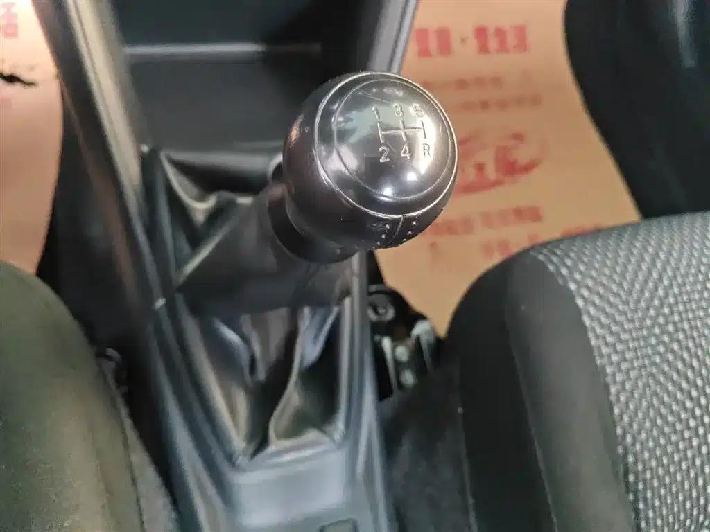 Vios 2019 1.5L Manual Comfort Edition — миниатюра 10