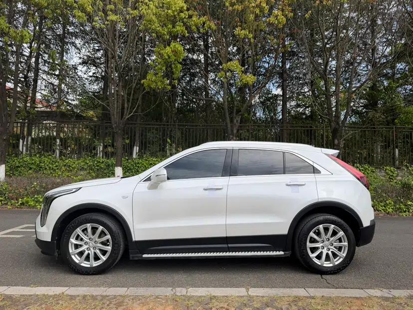 Cadillac XT4 2020 Revised Version 28T Two-Wheel Drive Tech Edition — миниатюра 4
