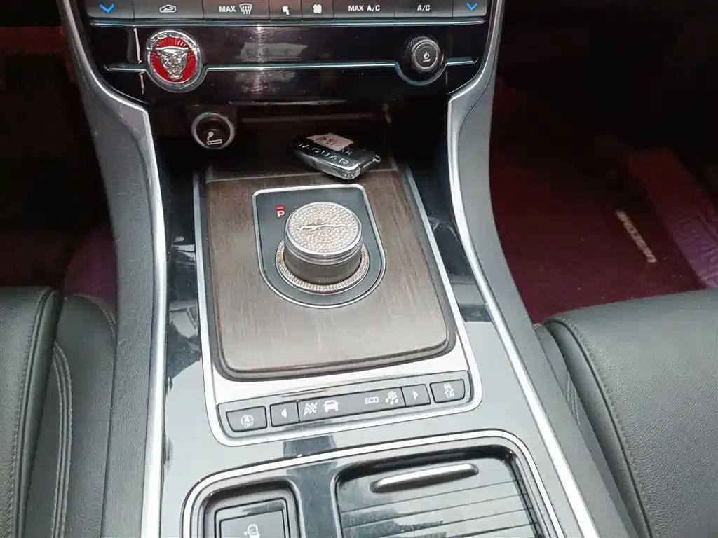 2018 Jaguar XFL 2.0T 200PS Elite Edition — миниатюра 14
