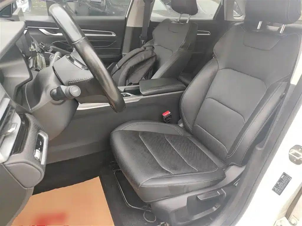 Geely Emgrand 2023 4th Generation Champion Edition 1.5L CVT Luxury — миниатюра 11