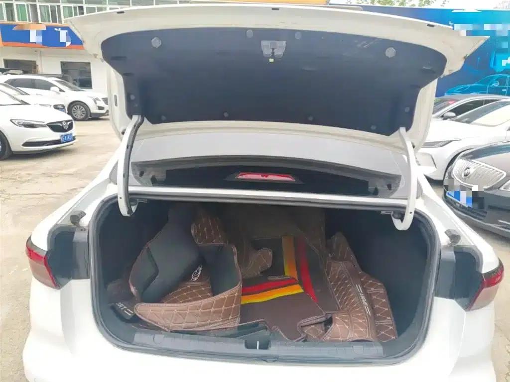 Geely Emgrand 2023 4th Generation Champion Edition 1.5L CVT Luxury — миниатюра 15