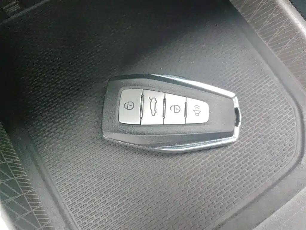 Geely Emgrand 2023 4th Generation Champion Edition 1.5L CVT Luxury — миниатюра 17