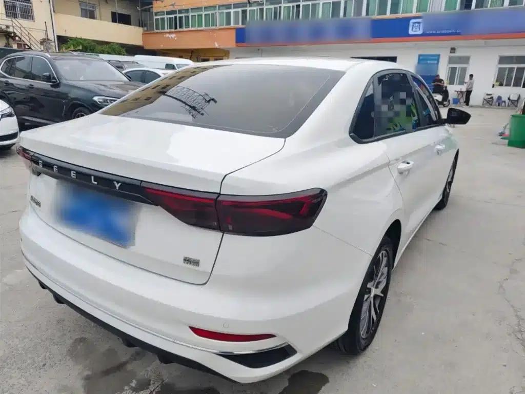 Geely Emgrand 2023 4th Generation Champion Edition 1.5L CVT Luxury — миниатюра 5