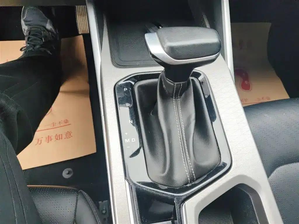 Geely Emgrand 2023 4th Generation Champion Edition 1.5L CVT Luxury — миниатюра 10
