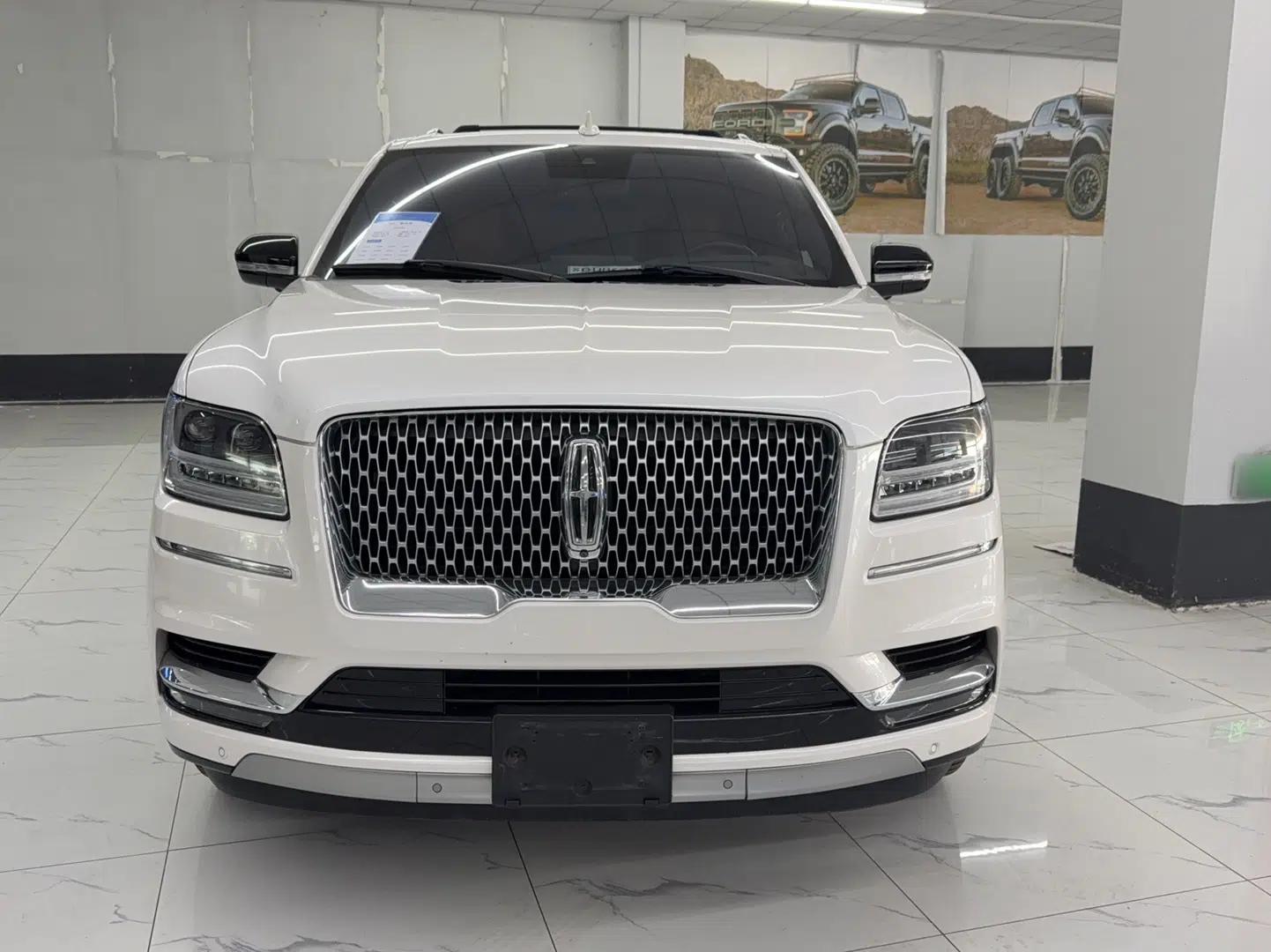 Lincoln Navigator  — миниатюра 2