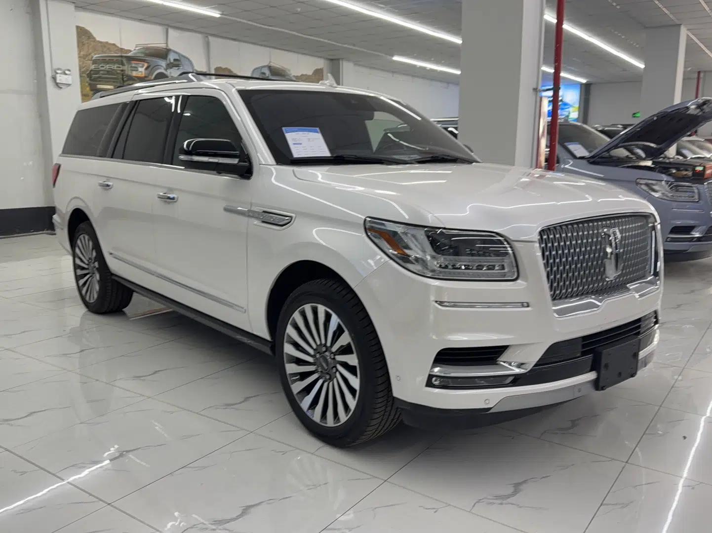 Lincoln Navigator  — миниатюра 3