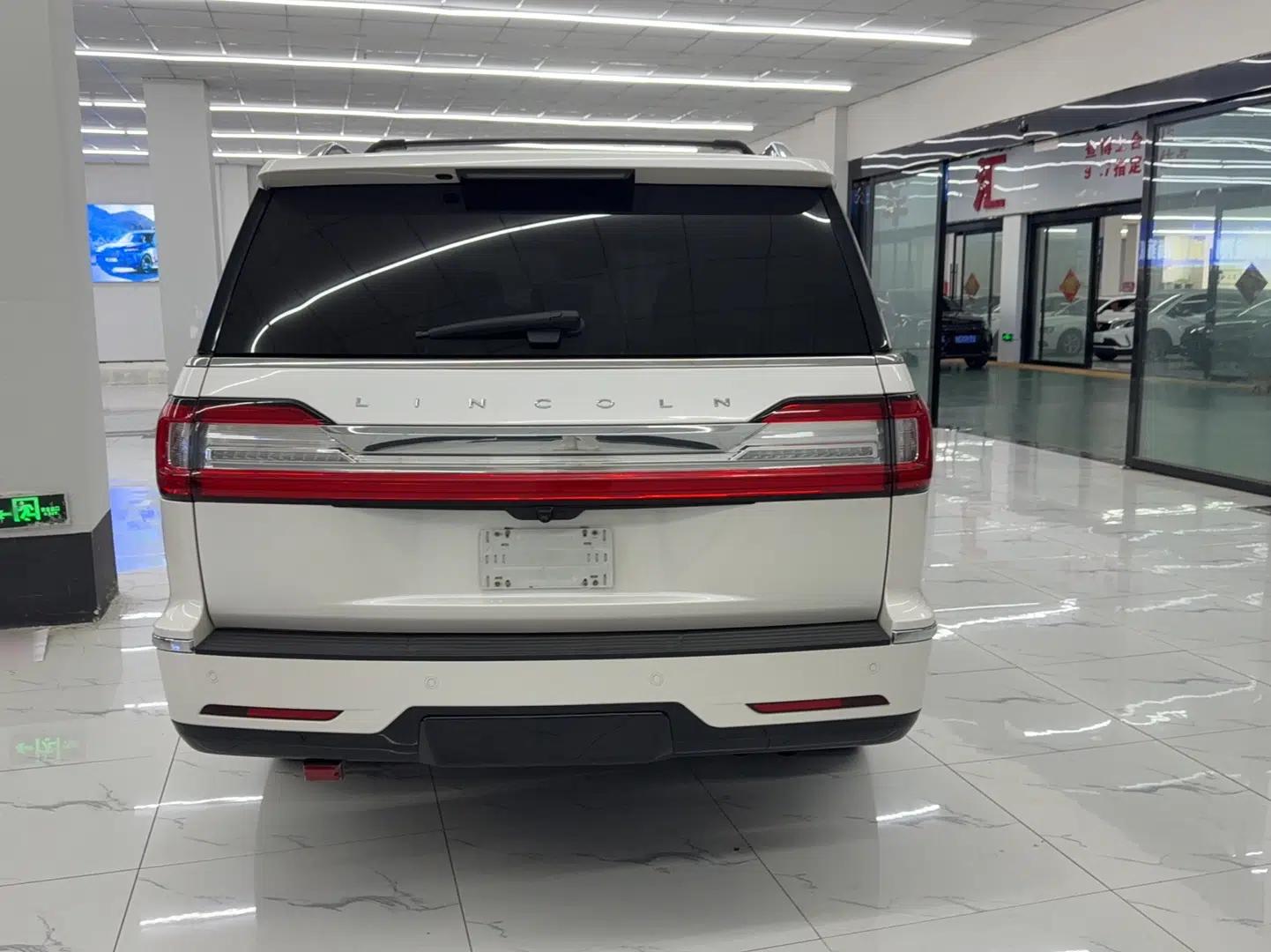 Lincoln Navigator  — миниатюра 5