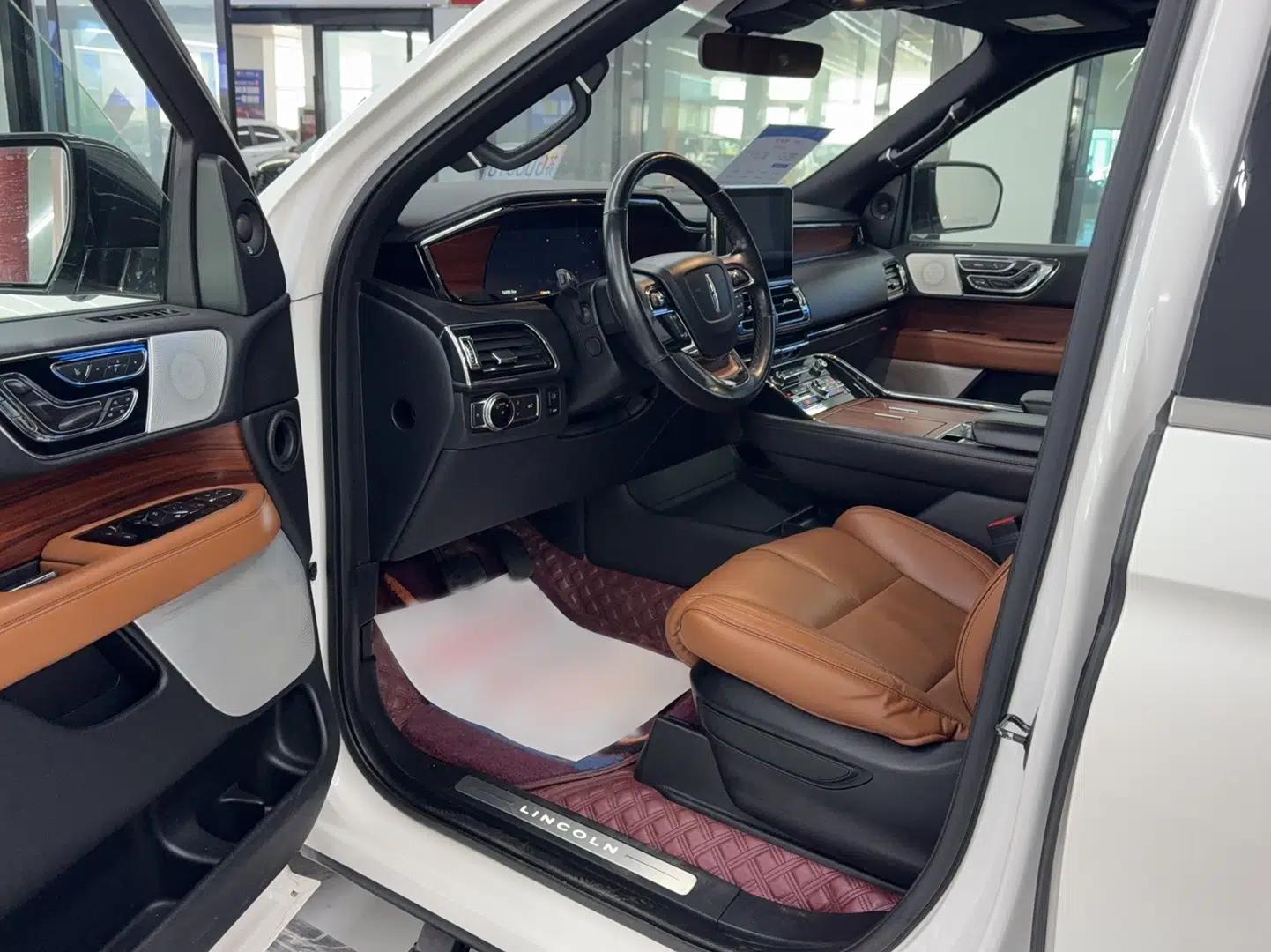 Lincoln Navigator  — миниатюра 7