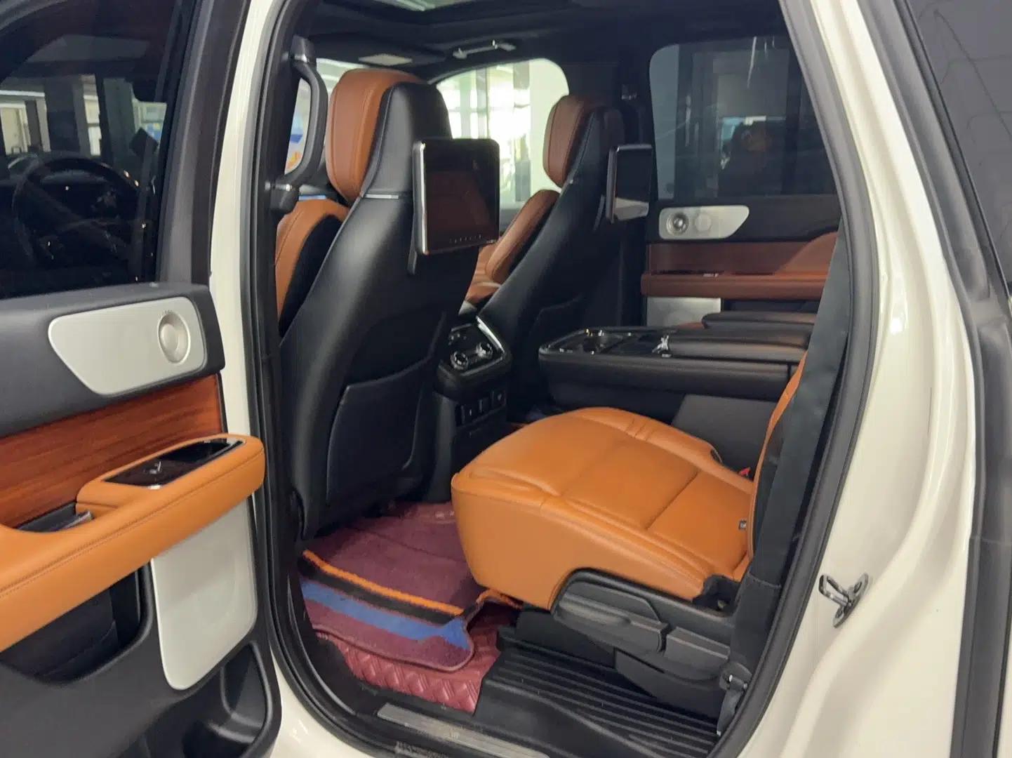 Lincoln Navigator  — миниатюра 8