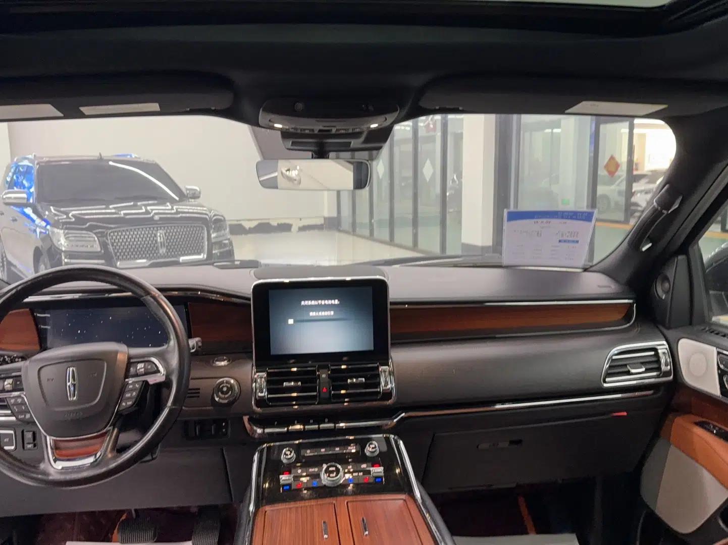 Lincoln Navigator  — миниатюра 9