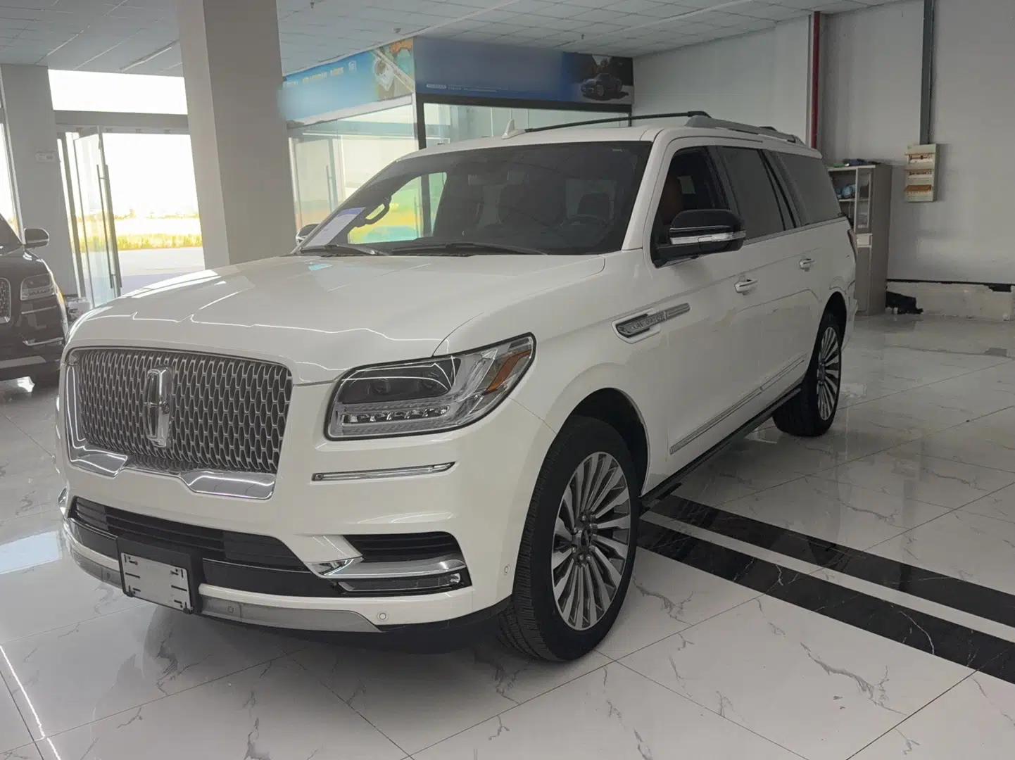 Lincoln Navigator  — миниатюра 1
