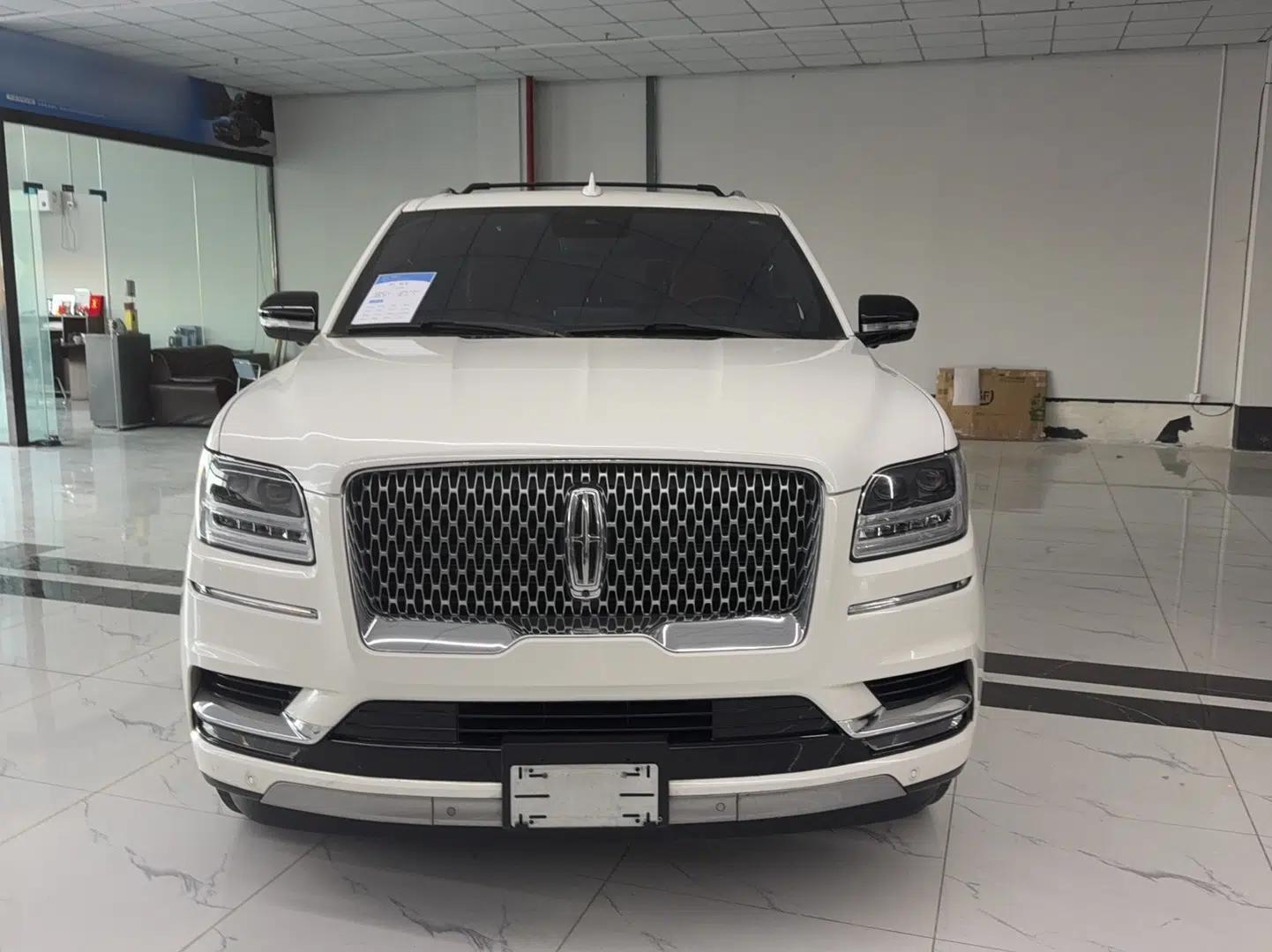 Lincoln Navigator  — миниатюра 2