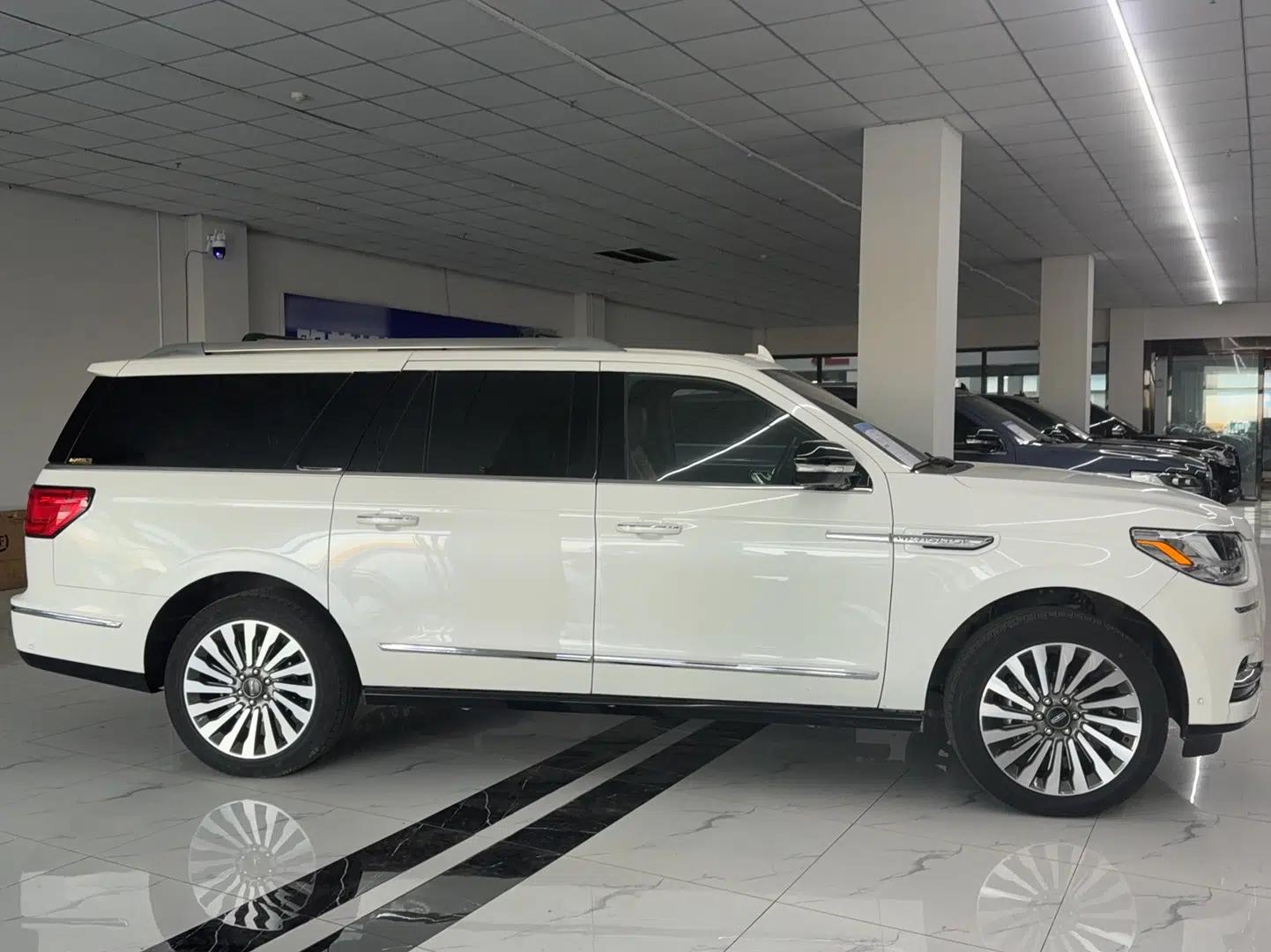 Lincoln Navigator  — миниатюра 4