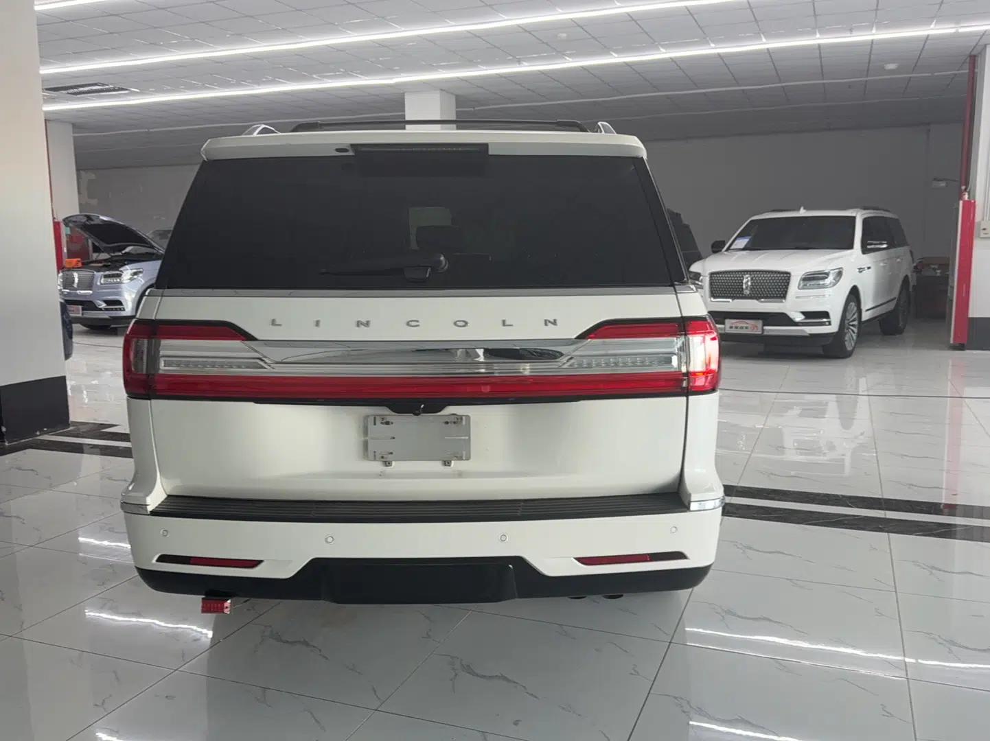 Lincoln Navigator  — миниатюра 5