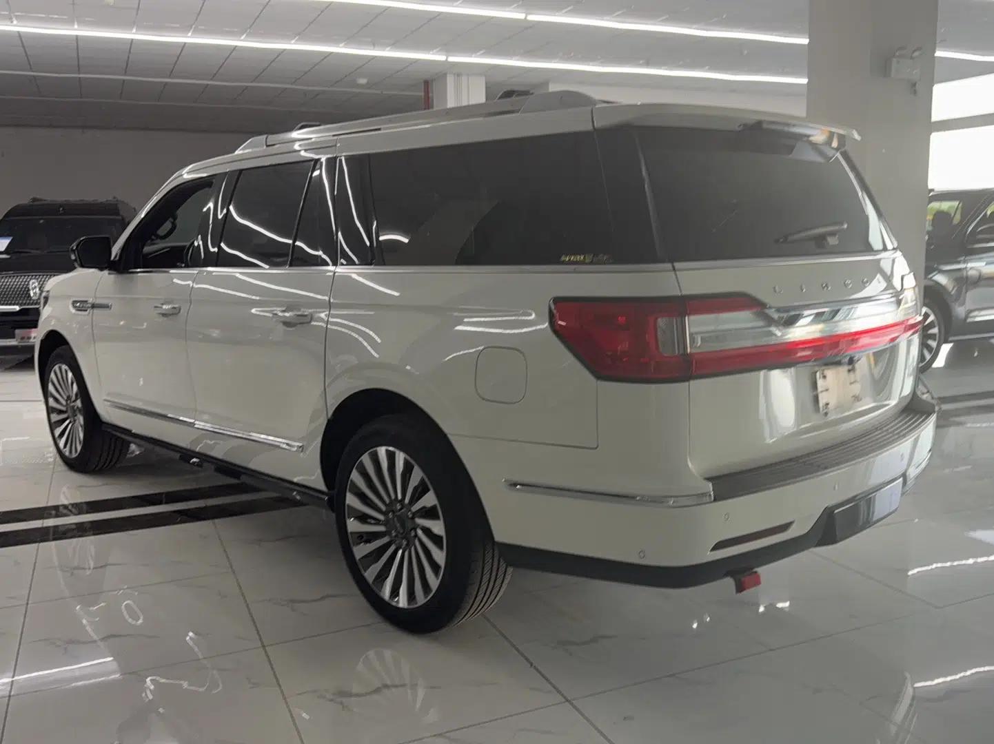 Lincoln Navigator  — миниатюра 6