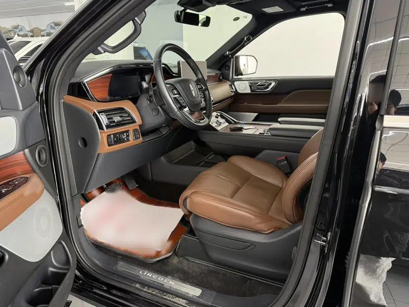 Lincoln Navigator  — миниатюра 10