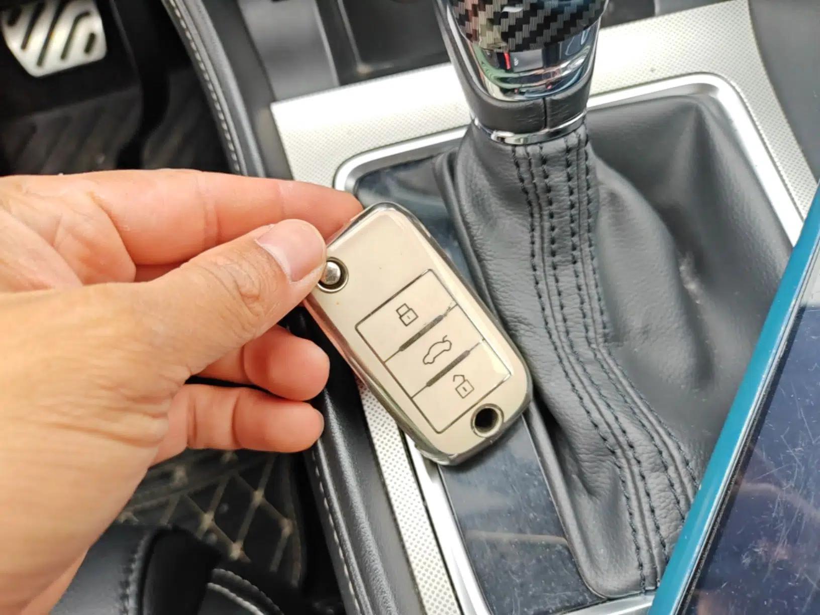 MG 6 2017 20T Automatic Luxury Smart Connect Version China V Standard — миниатюра 22