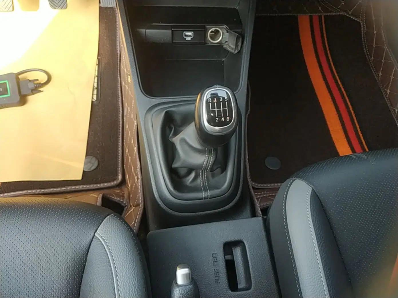 Kia kx1 Stonic 2019 1.4L Manual Fun Edition China VI Standard — миниатюра 17