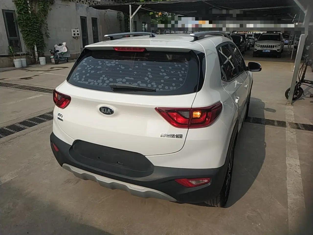 Kia kx1 Stonic 2019 1.4L Manual Fun Edition China VI Standard — миниатюра 6