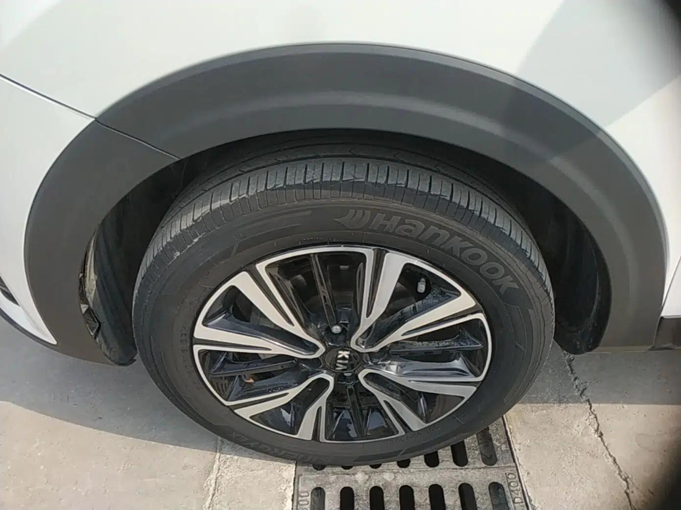 Kia kx1 Stonic 2019 1.4L Manual Fun Edition China VI Standard — миниатюра 8
