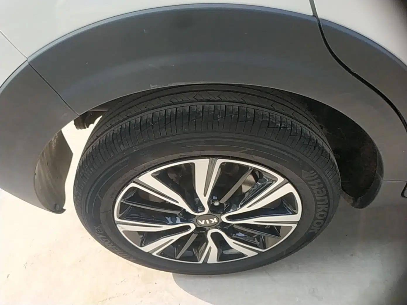 Kia kx1 Stonic 2019 1.4L Manual Fun Edition China VI Standard — миниатюра 10