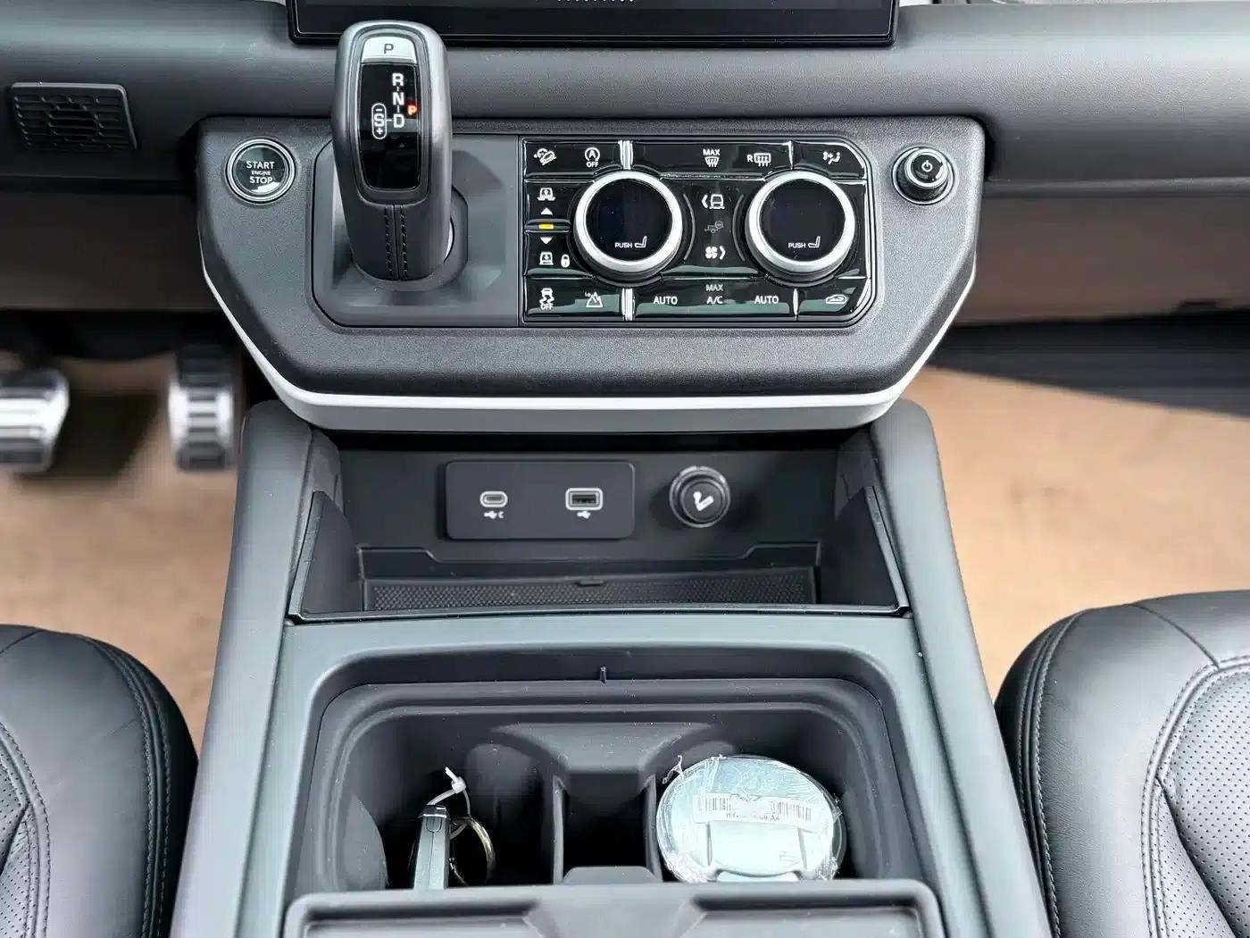 2024 Land Rover Defender 110 3.0T P400 XS — миниатюра 13