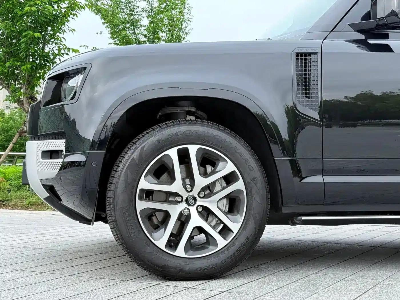 2024 Land Rover Defender 110 3.0T P400 XS — миниатюра 24