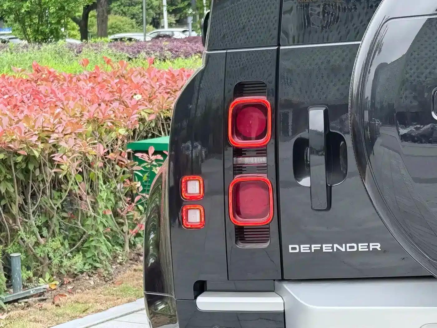 2024 Land Rover Defender 110 3.0T P400 XS — миниатюра 25