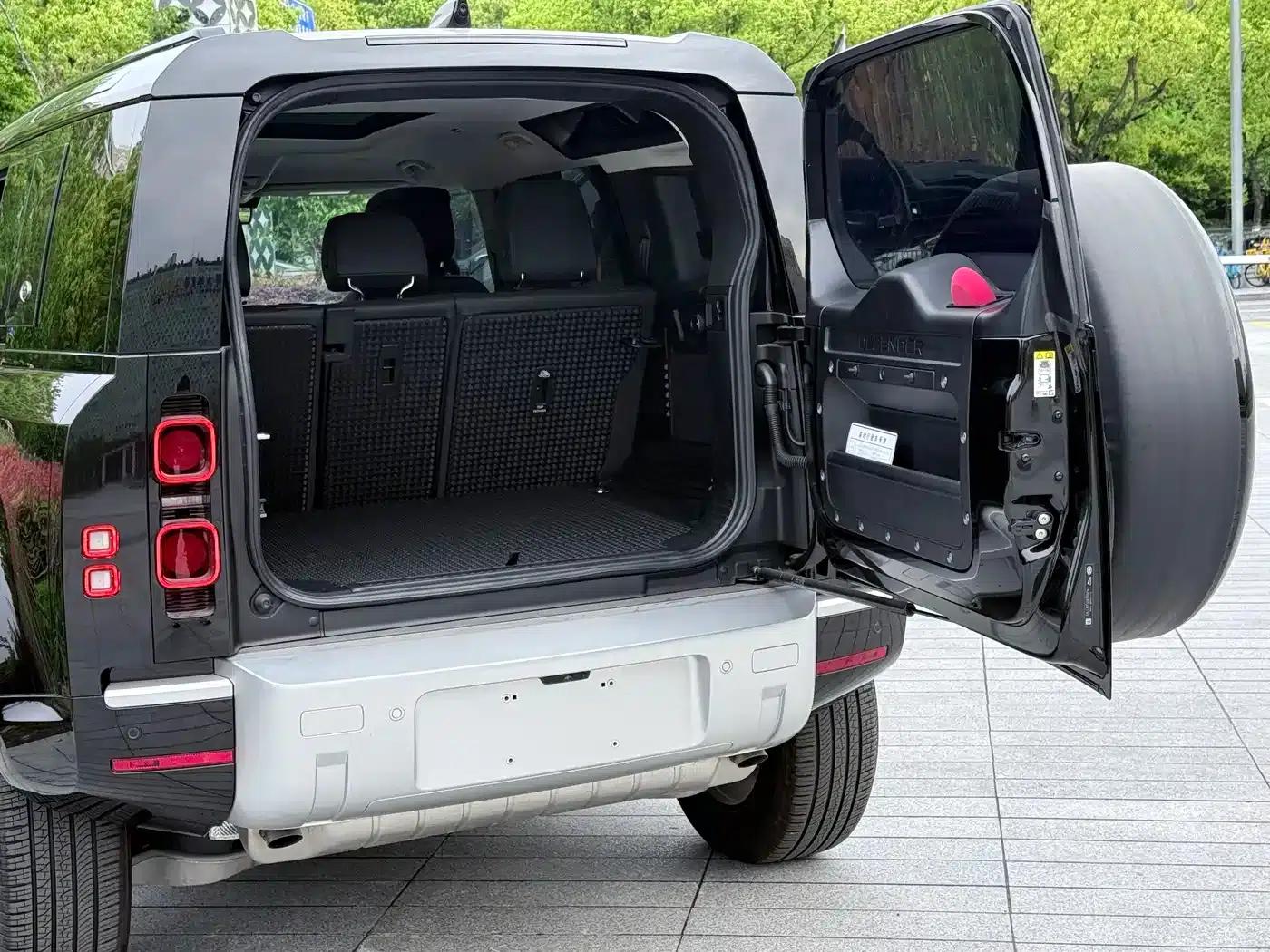2024 Land Rover Defender 110 3.0T P400 XS — миниатюра 26