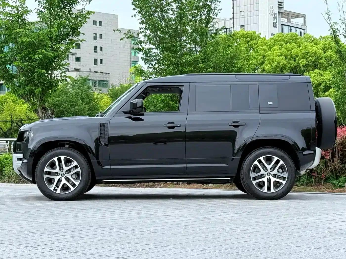 2024 Land Rover Defender 110 3.0T P400 XS — миниатюра 4