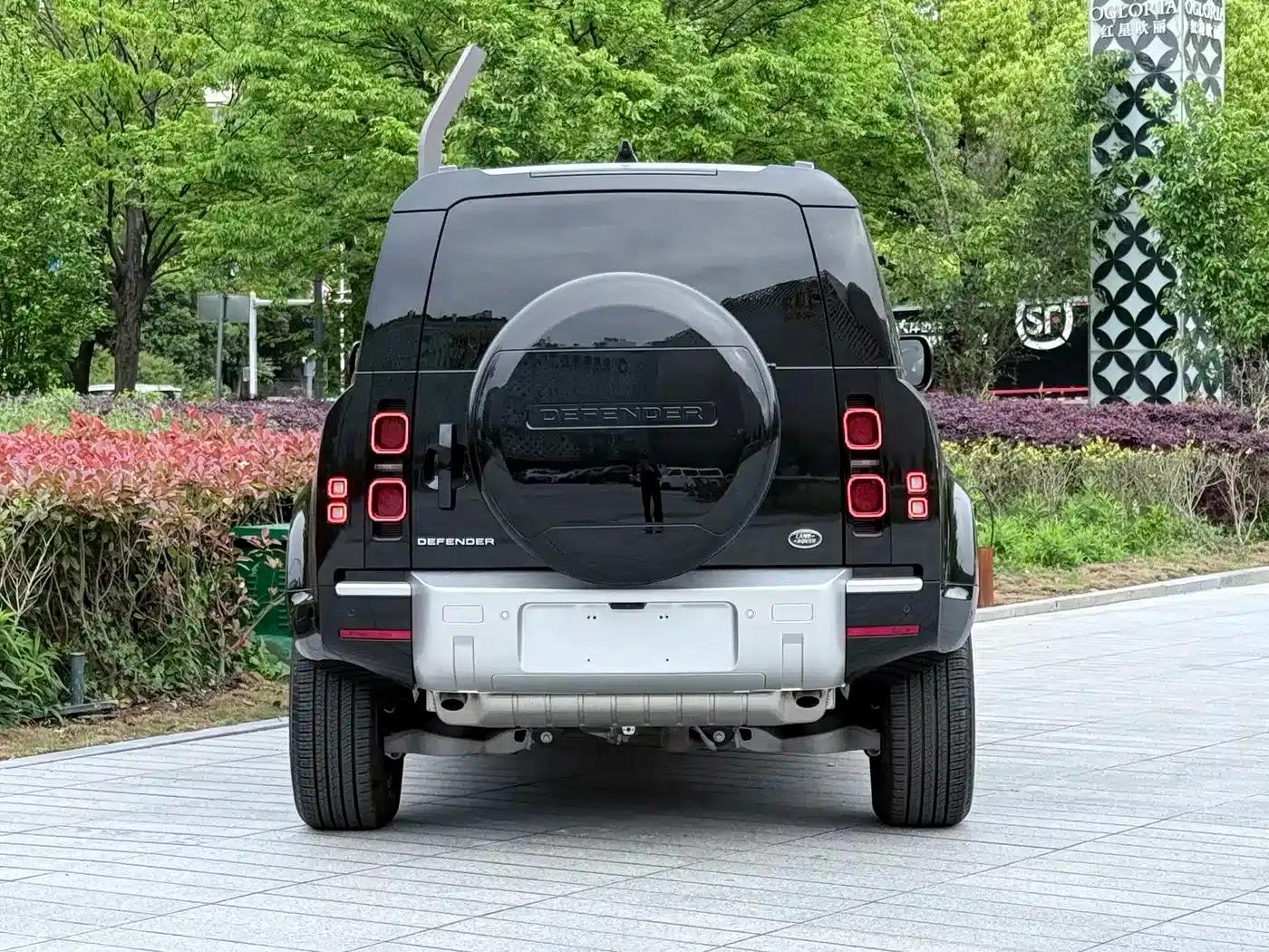 2024 Land Rover Defender 110 3.0T P400 XS — миниатюра 9