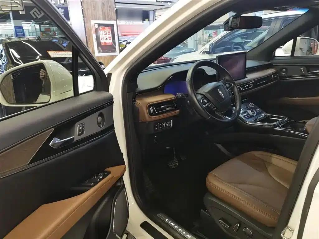 Navigator 2021 2.0T AWD Premium Edition — миниатюра 16