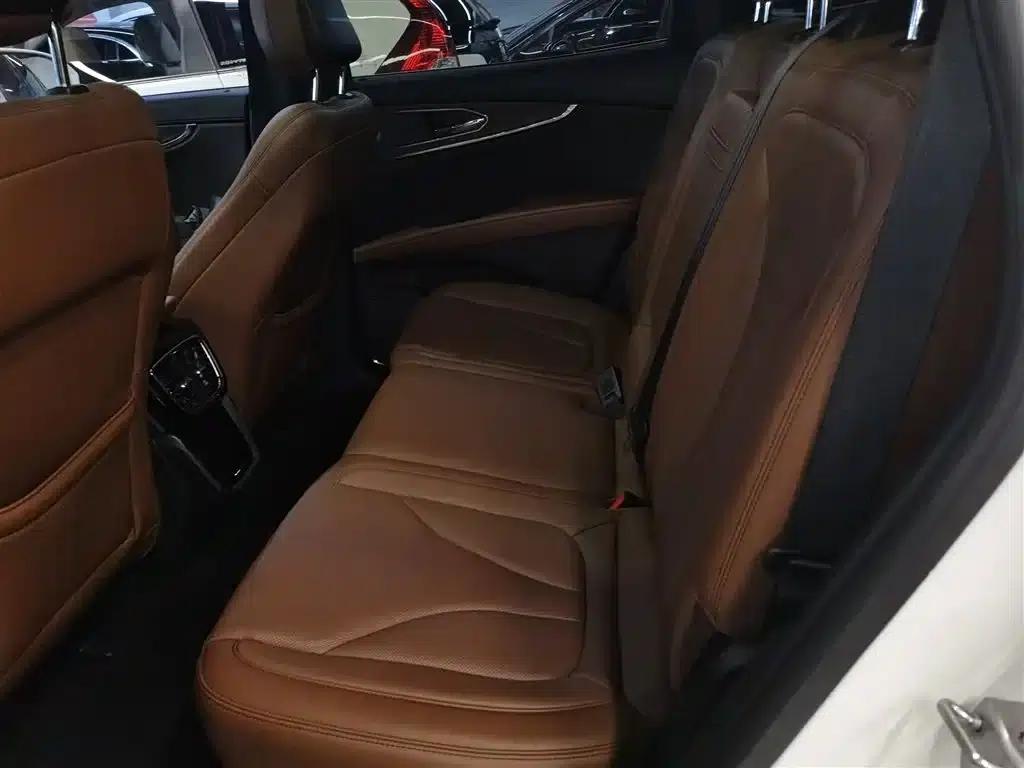 Navigator 2021 2.0T AWD Premium Edition — миниатюра 17