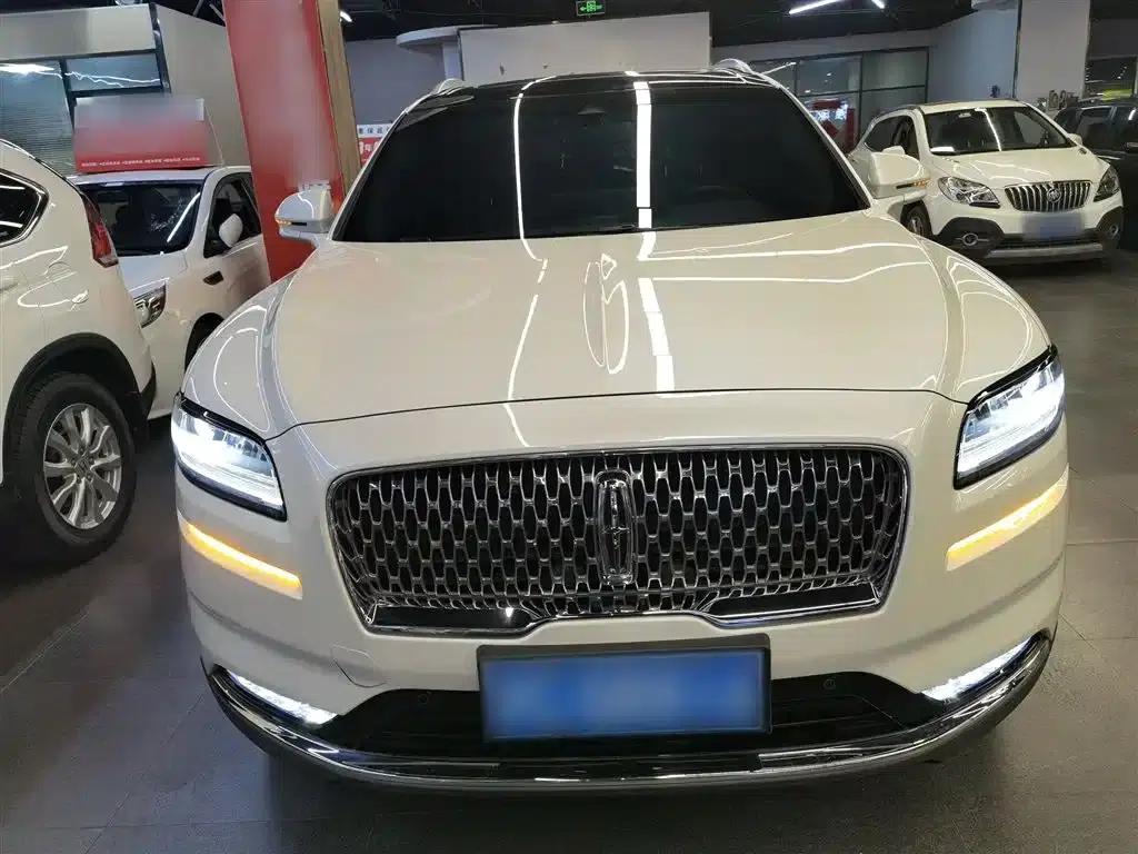 Navigator 2021 2.0T AWD Premium Edition — миниатюра 3