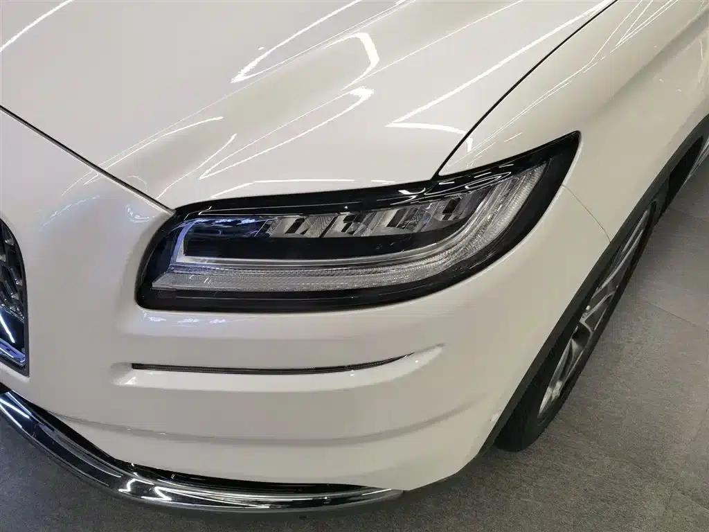Navigator 2021 2.0T AWD Premium Edition — миниатюра 24